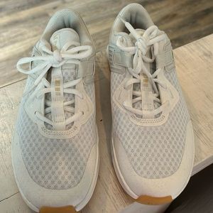 White Nike women’s shoes